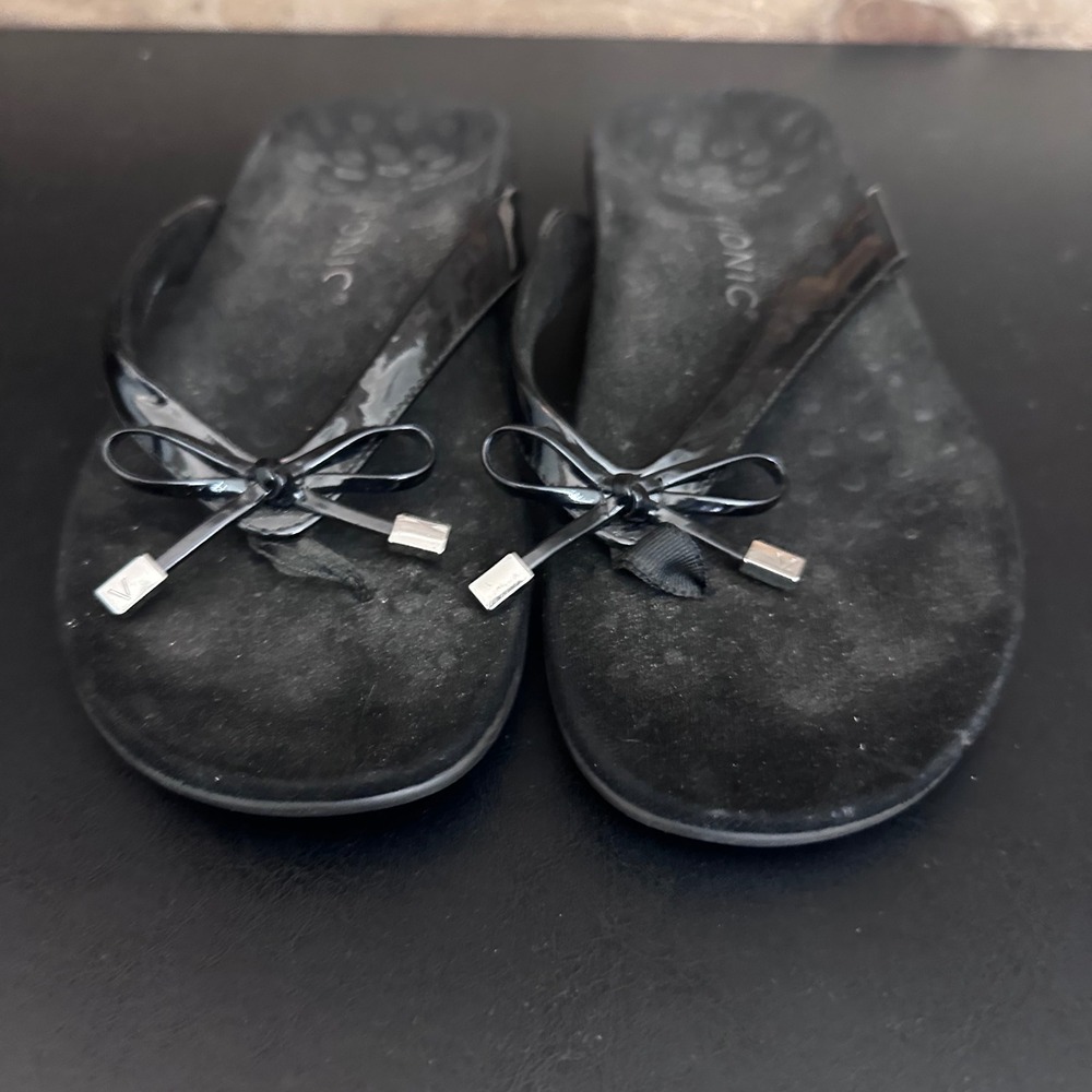 Vionic Bella II Black Patent Bow Flip Flop Sandals Orthotic Womens Size 9 - Picture 4 of 8